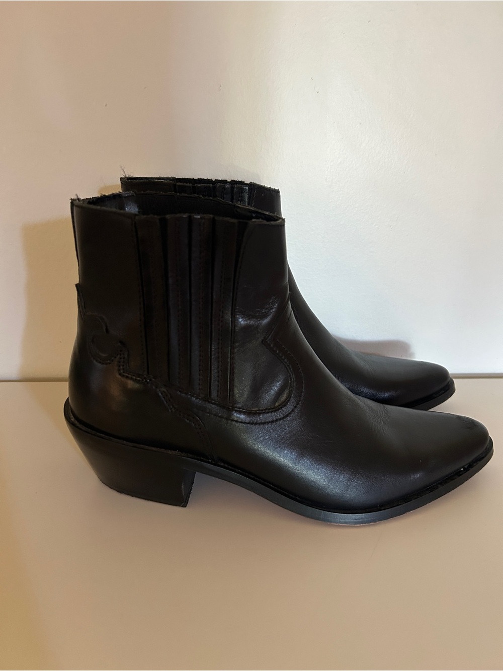 Urban Outfitters Black Leather Chelsea Western Ankle Boots - Picture 3 of 6